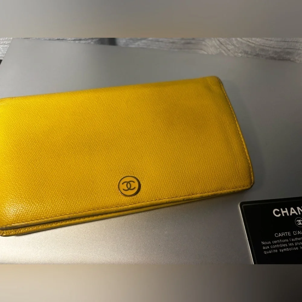 Chanel caviar CC logo wallet